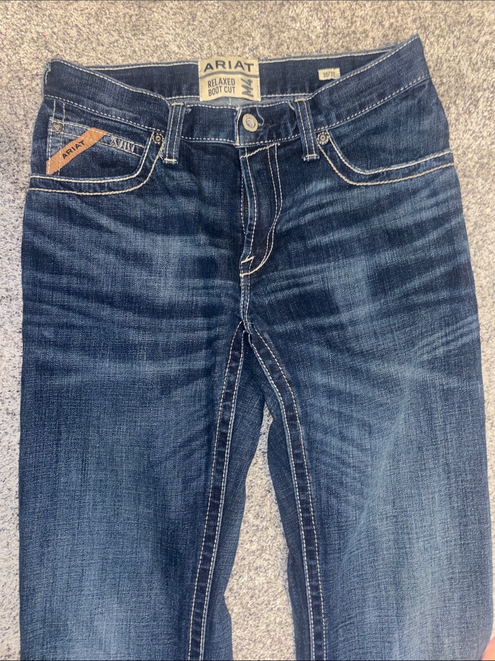 Ariat Men’s Indigo Relaxed Fit Distressed Back Pocket Jeans - Picture 4 of 7